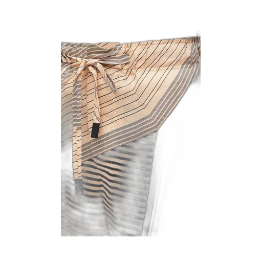 Trousers in linen