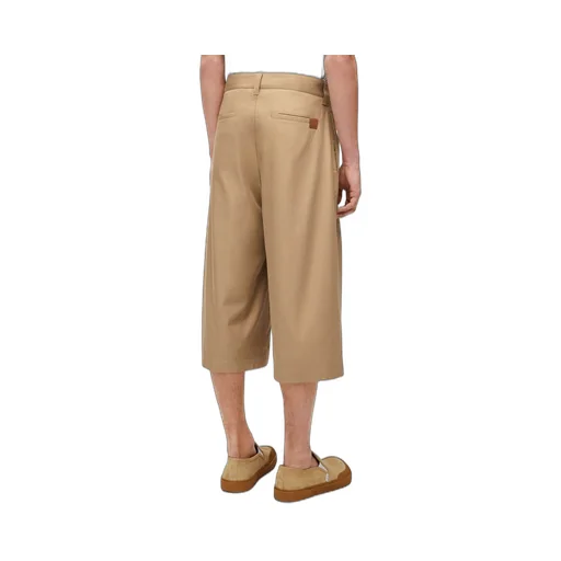 Pleated shorts in cotton