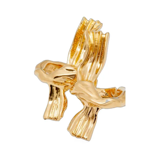 Knuckle Not earrings in gold