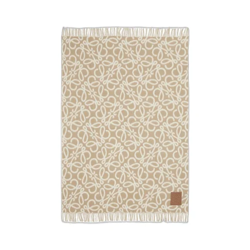 Anagram blanket in alpaca and wool