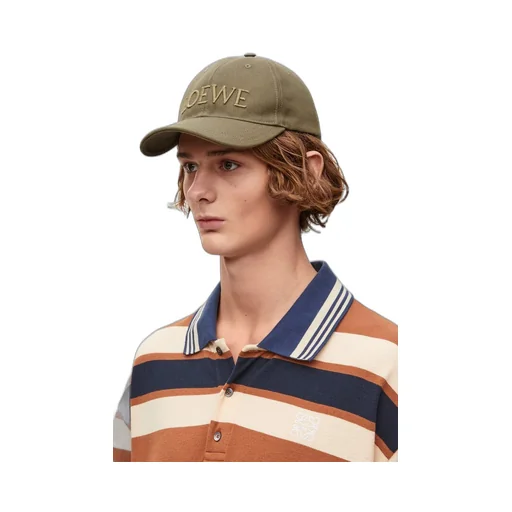 Cap in canvas