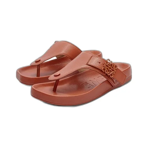 Ease toe post sandal in goatskin