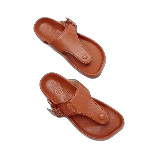 Ease toe post sandal in goatskin
