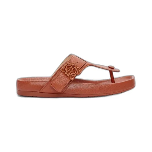 Ease toe post sandal in goatskin