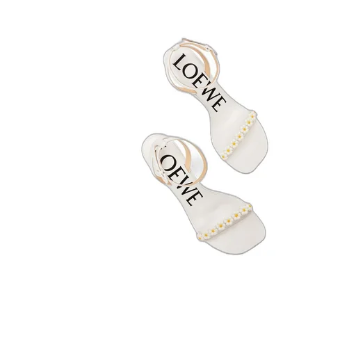 Petal Daisy sandal in lambskin