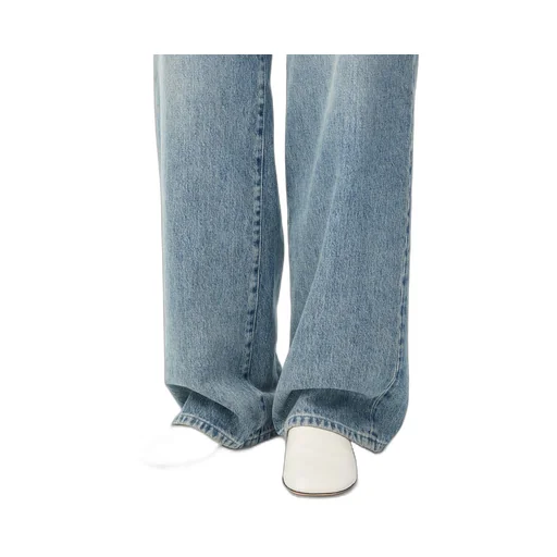 Toy slipper in goatskin