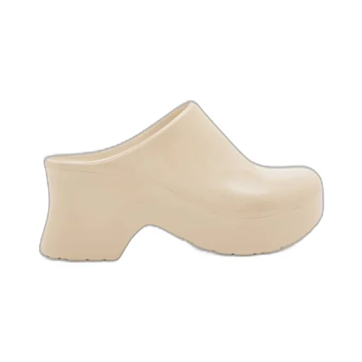 Foam clog in light foam rubber