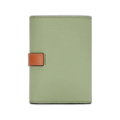 Small vertical wallet in soft grained calfskin