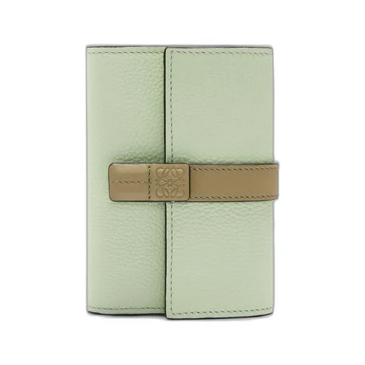 Small vertical wallet in soft grained calfskin