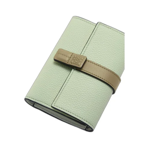 Small vertical wallet in soft grained calfskin