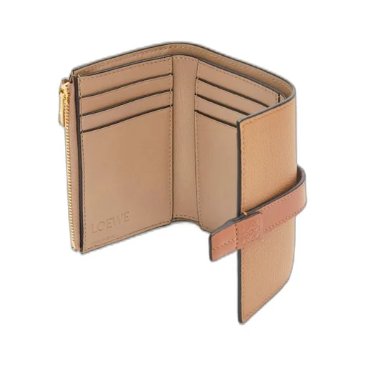 Small vertical wallet in soft grained calfskin