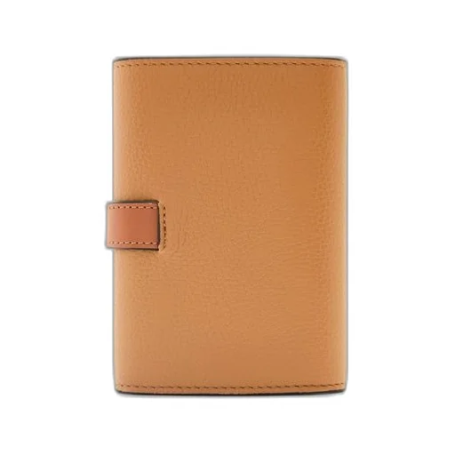 Small vertical wallet in soft grained calfskin
