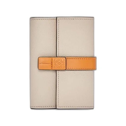 Small vertical wallet in soft grained calfskin