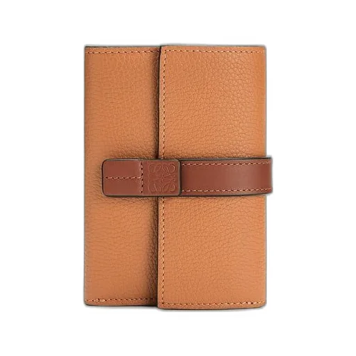 Small vertical wallet in soft grained calfskin