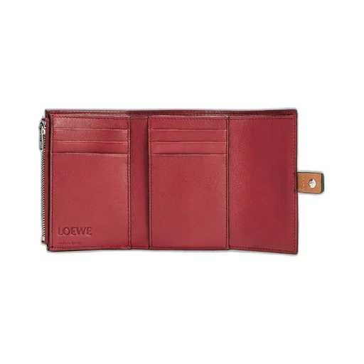 Small vertical wallet in soft grained calfskin