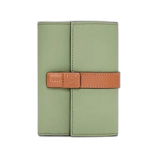 Small vertical wallet in soft grained calfskin