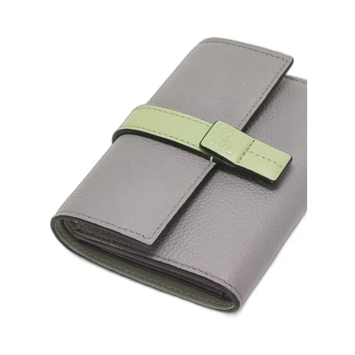 Small vertical wallet in soft grained calfskin