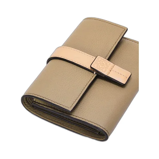 Small vertical wallet in soft grained calfskin