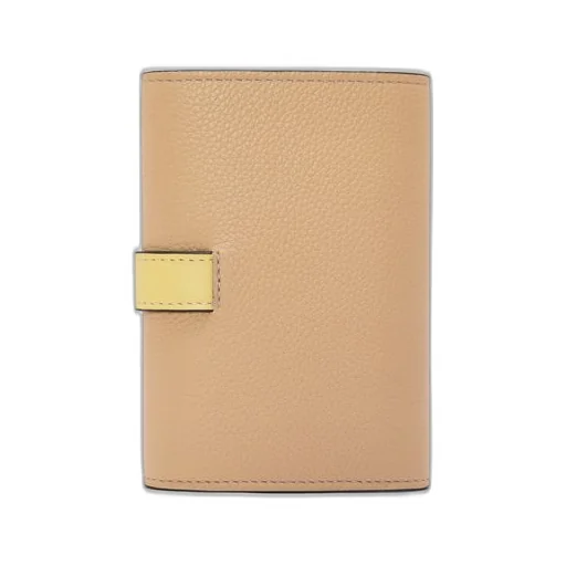 Small vertical wallet in soft grained calfskin