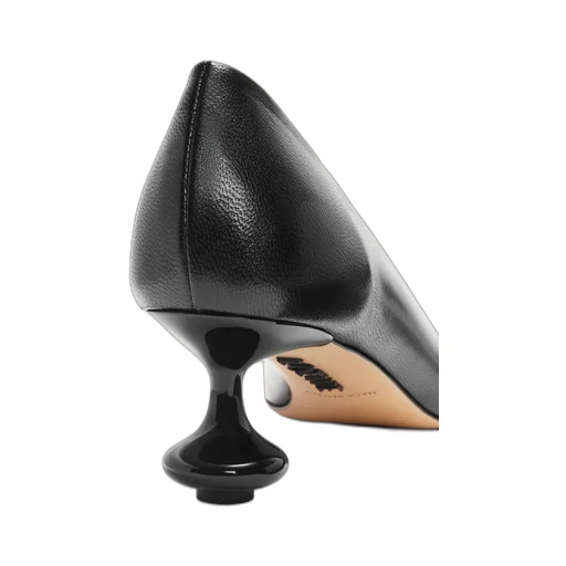 Toy pump in goatskin