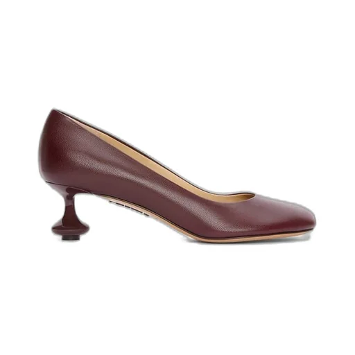 Toy pump in goatskin