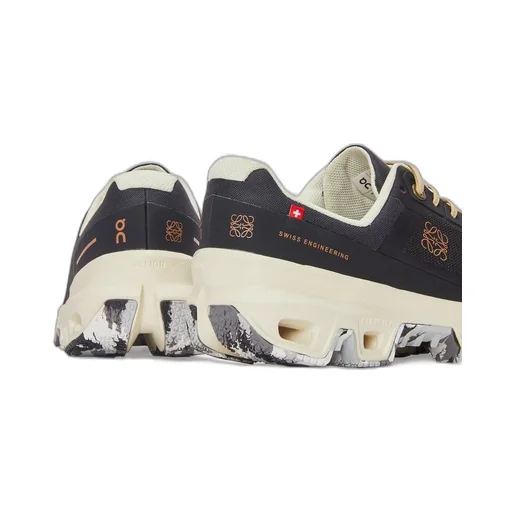 Cloudventure sneaker