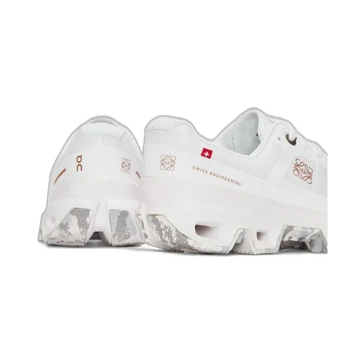 Cloudventure sneaker