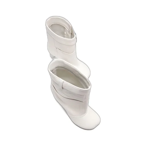Toy-ankle bootie in lambskin
