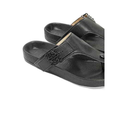 Anagram ease sandal in kidskin