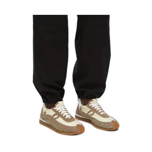 Flow Runner in nylon and suede