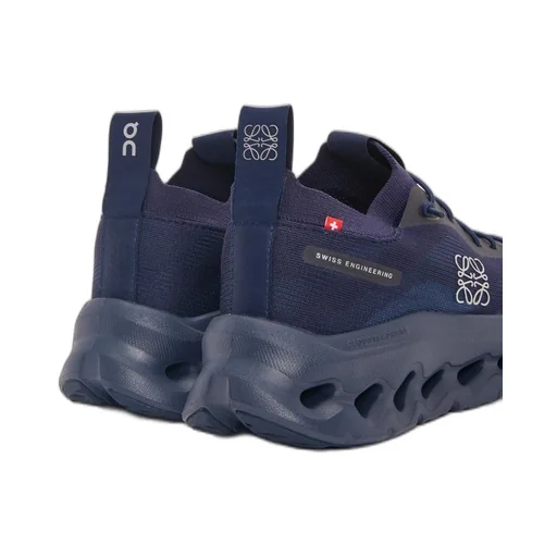 Cloudtilt sneaker