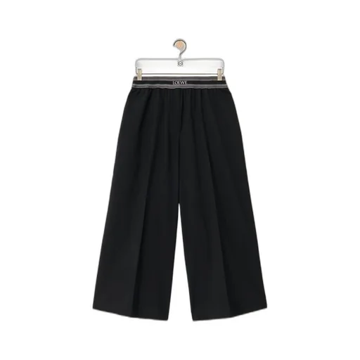 Cropped trousers in wool