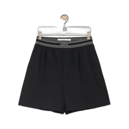 Shorts in wool