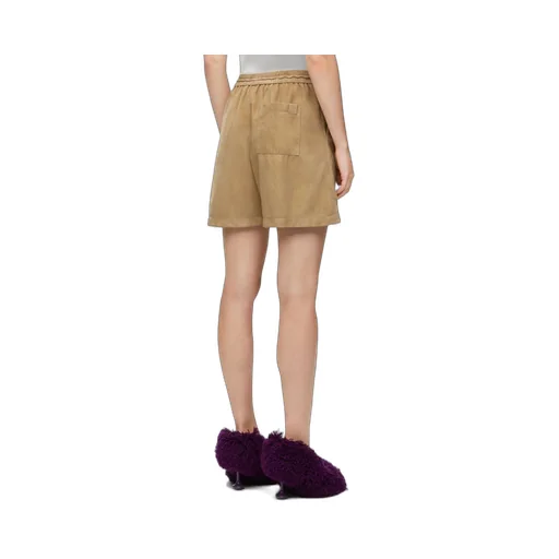 Shorts in suede