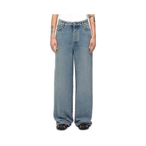 High waisted jeans in denim