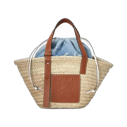 Basket bag in palm leaf and calfskin & Fish drawstring pouch in denim