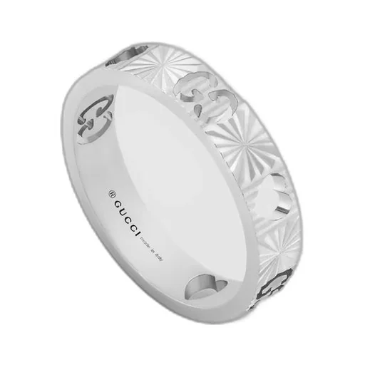 Icon 18k heart ring