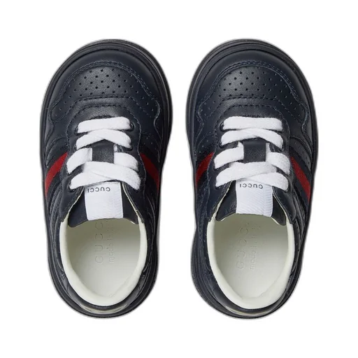 Toddler trainer with Web
