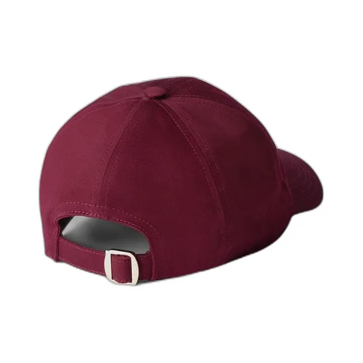 Cotton baseball hat with embroidery
