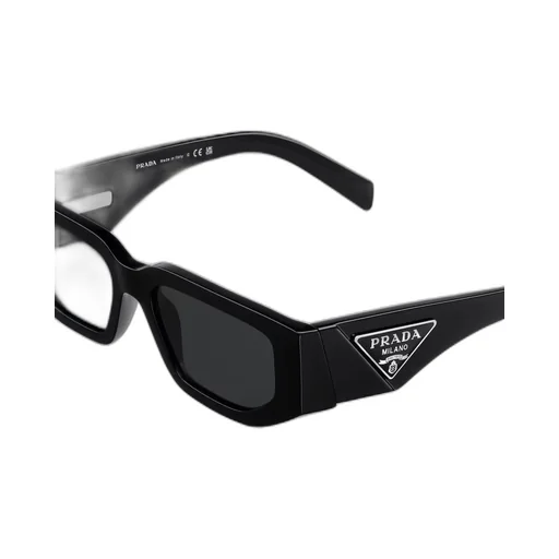 Sunglasses with triangle logo
