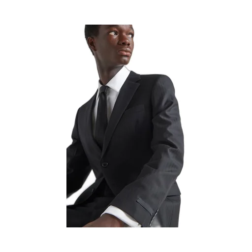 Single-breasted wool suit
