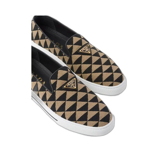Embroidered fabric slip-on shoes