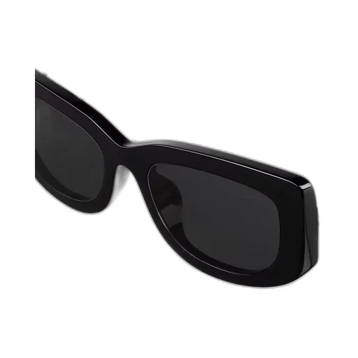 Sunglasses with triangle logo