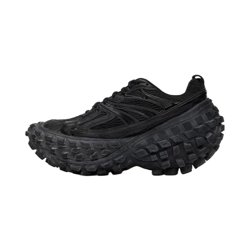 Defender Sneaker