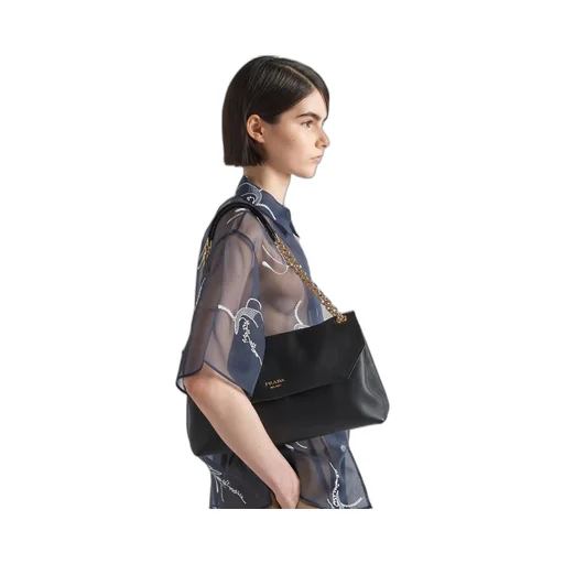 Medium leather shoulder bag