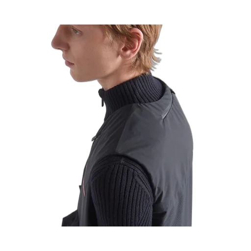 Light technical fabric vest