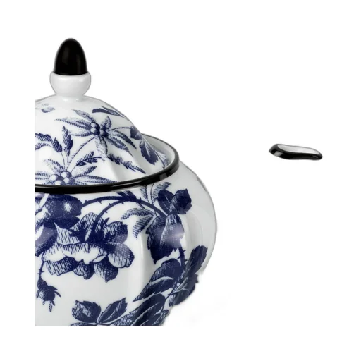 Herbarium teapot