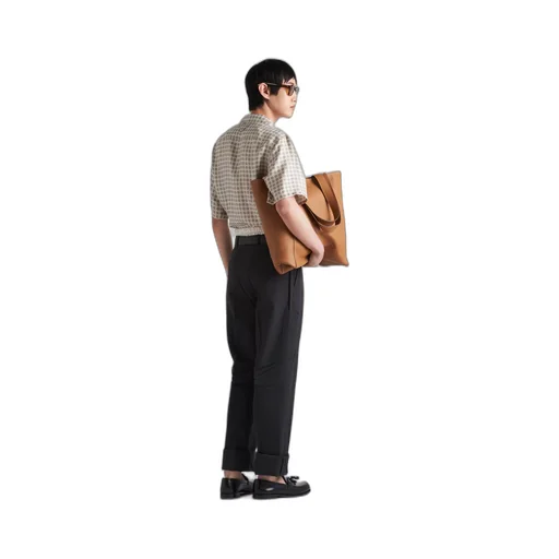 Short-sleeved silk shirt