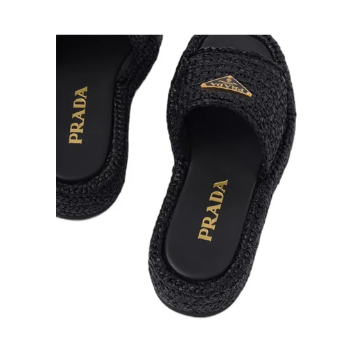 Crochet flatform slides
