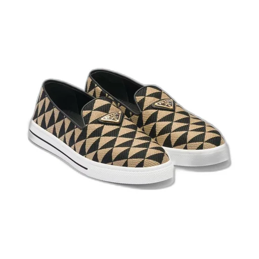 Embroidered fabric slip-on shoes